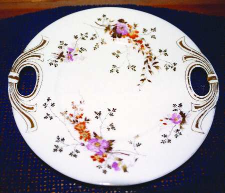 UC339 Handled Cake Plate