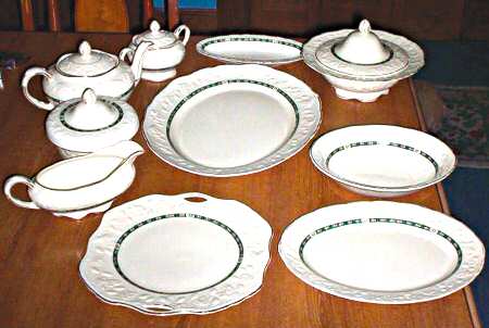 English Brambleberry Handled Cake Plate