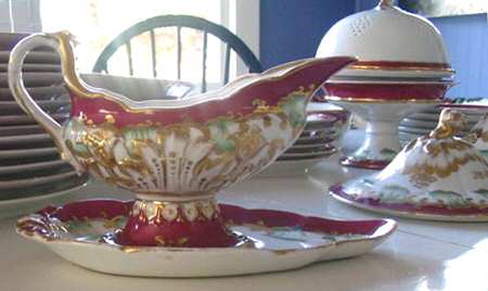 UC438 Gravy Boat & Underplate