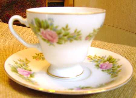 C890 Footed Cup & Saucer Set