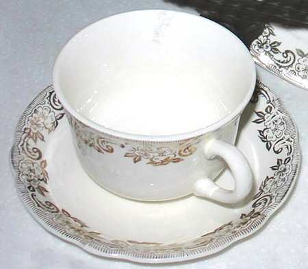 ILL33 Flat Cup & Saucer Set