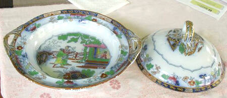 6369 Muffin Dish & Lid
