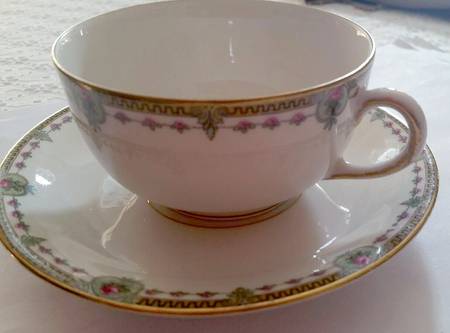 UNC203 Flat Cup & Saucer Set