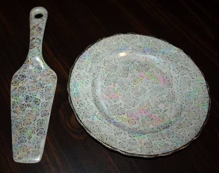 Lady Pearlwick Cake Plate