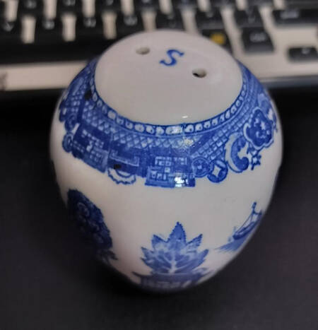 Willow (Blue, No Marks) Salt Shaker