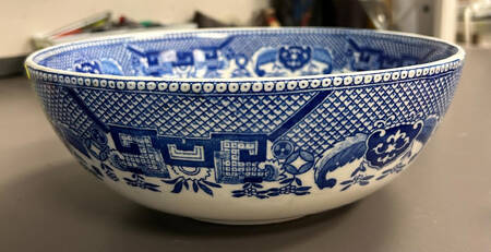 Willow (Blue, No Marks) 9" Round Vegetable Bowl