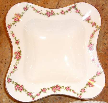 UC721 Square Vegetable Bowl