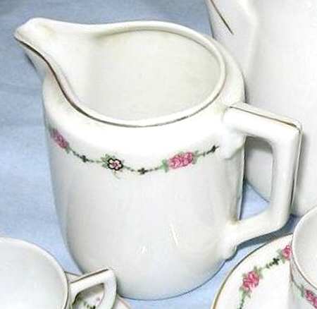 UC743 Creamer