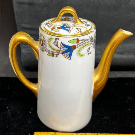 UNC213 Coffee Pot & Lid