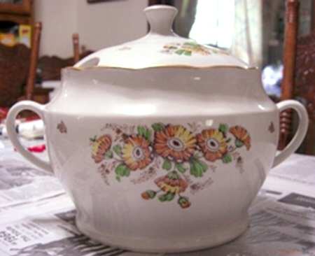 RUS12 Tureen &  Lid