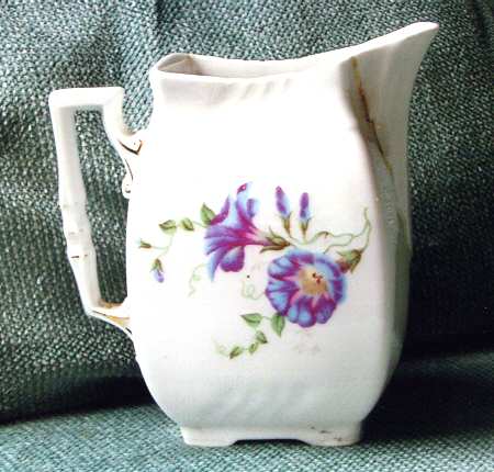 UC753 Creamer