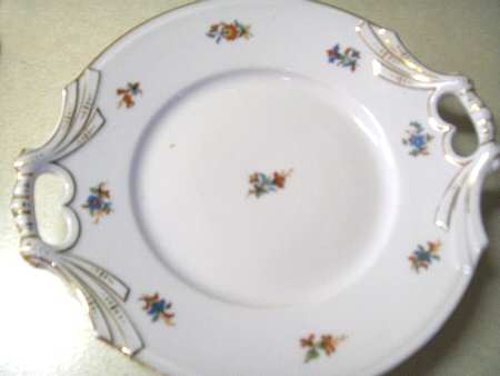 9026 Handled Cake Plate
