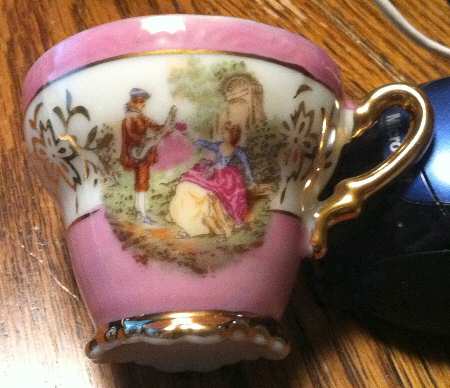 203c Footed Cup