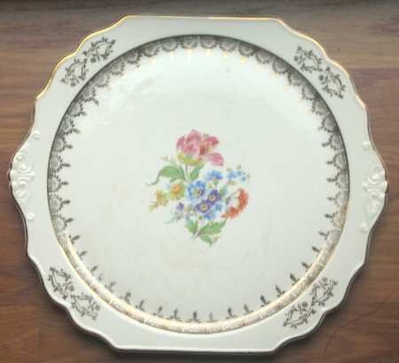 USA79 Handled Cake Plate