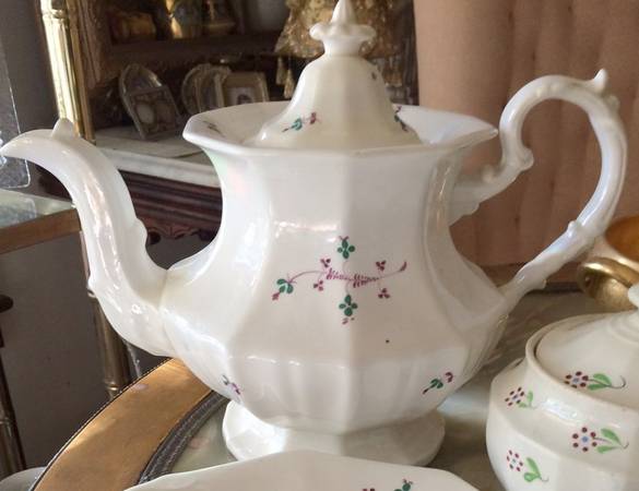 106 Teapot & Lid