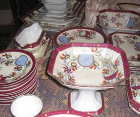 D614 Footed Cake Plate