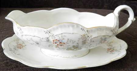5771 Gravy Boat & Underplate