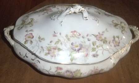 Maywood Oval Covered Vegetable