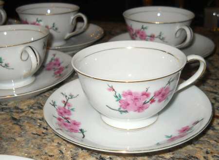 UC891 Footed Cup & Saucer Set