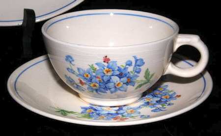 Uc892 Footed Cup & Saucer Set