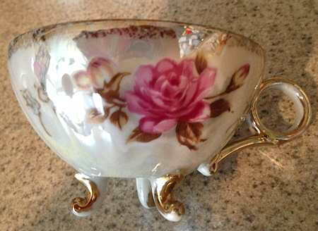 C131 Footed Cup