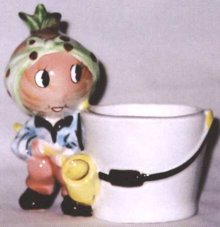 Veggie People Figural Scouring Pad Holder