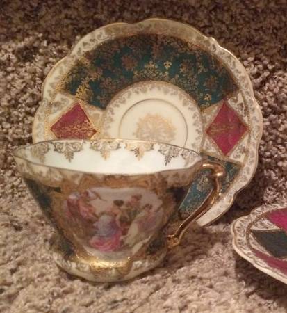 UC319 Flat Cup & Saucer Set