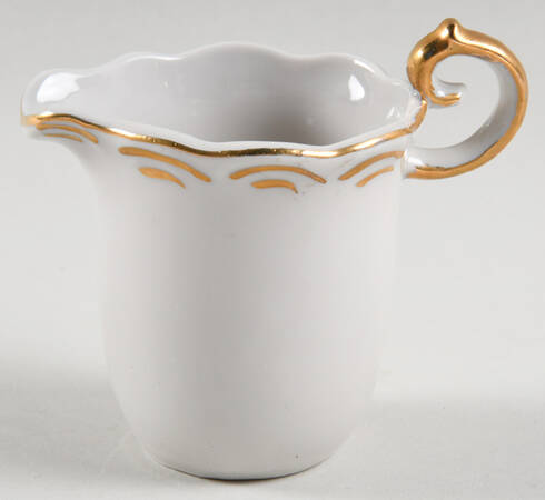 6095 3 Piece Strawberry Dish,Creamer Only