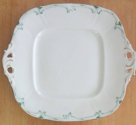 1485 Handled Cake Plate