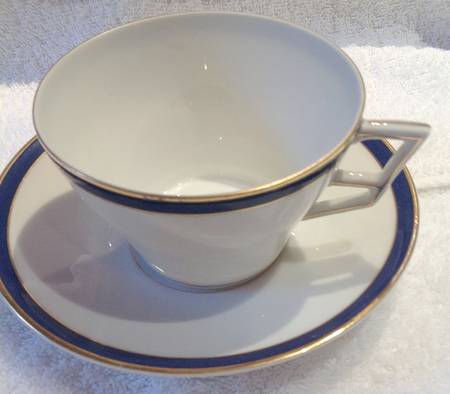 297 Flat Cup & Saucer Set