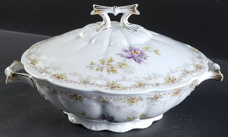 25302 Round Covered Vegetable