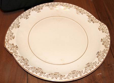 1078 Handled Cake Plate