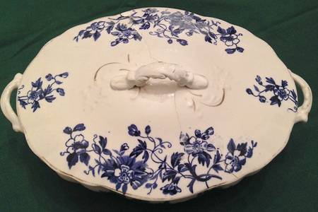 Severn Blue Oval Covered Vegetable
