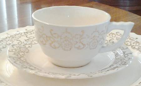 USA135 Footed Cup & Saucer Set