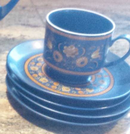 WIG1603 Footed Cup & Saucer Set