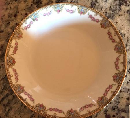 UNC264 Dinner Plate