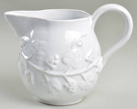 UG18 32 Oz Pitcher