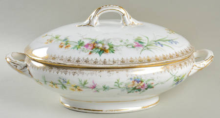 UC1023 Oval Covered Vegetable by Unknown Manufacturer