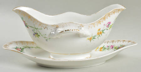 UC1023 Gravy Boat with Attached Underplate