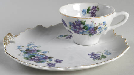 UC1030 Snack Plate & Cup Set by Unknown Manufacturer