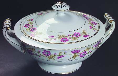 Briar Rose Round Covered Vegetable