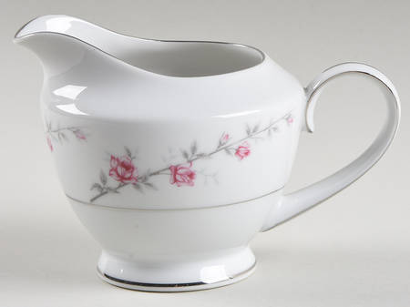 Debonaire Creamer