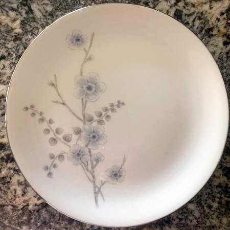 Finesse Dinner Plate