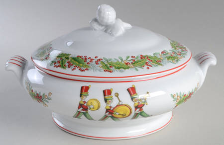Christmas Magic Round Covered Vegetable
