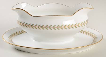 Maria Gravy Boat with Attached Underplate