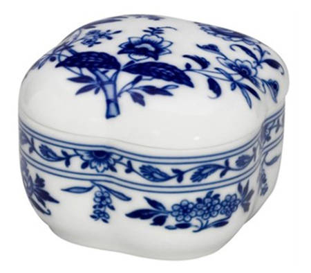 Margao Scalloped Box & Lid