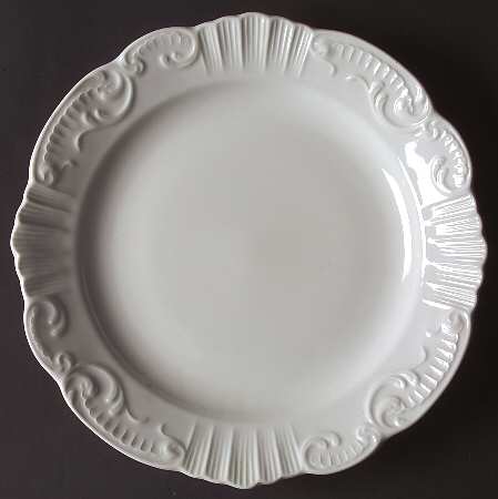 Manueline White Service Plate (Charger)