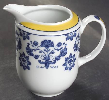 Pavilion (Castelo Branco) Creamer by Vista Alegre
