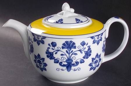 Pavilion (Castelo Branco) Teapot & Lid