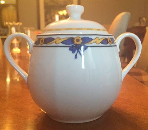 Sonata Sugar Bowl & Lid
